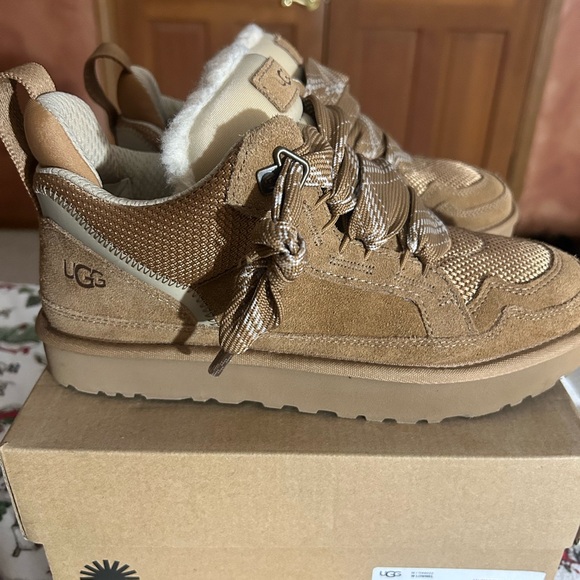 UGG Lowmel Size 8 (worn once) - Picture 1 of 8